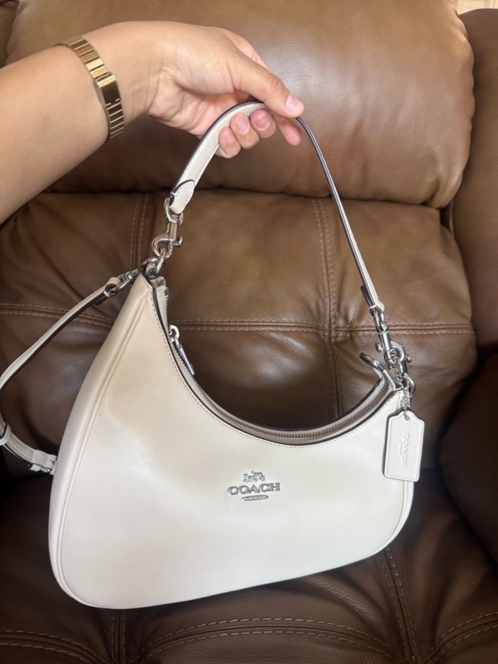 💜Authentic Coach Twisted Teri Shoulder Bag💜